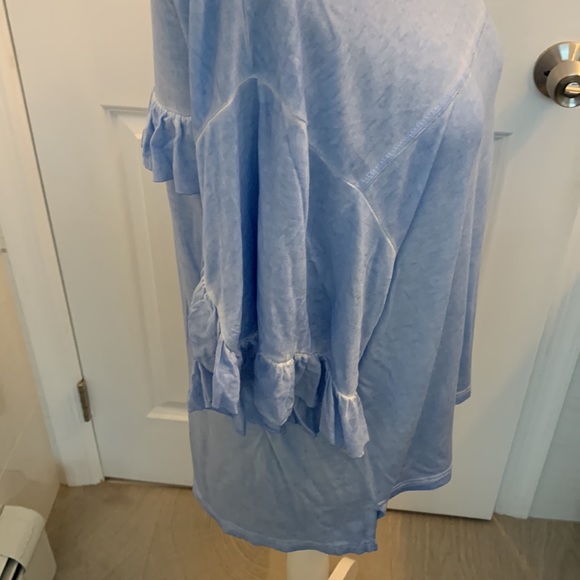 Size S like newWOTs 96% polyester4% spandex ruffled sleeve trim loose fit - Picture 2 of 5